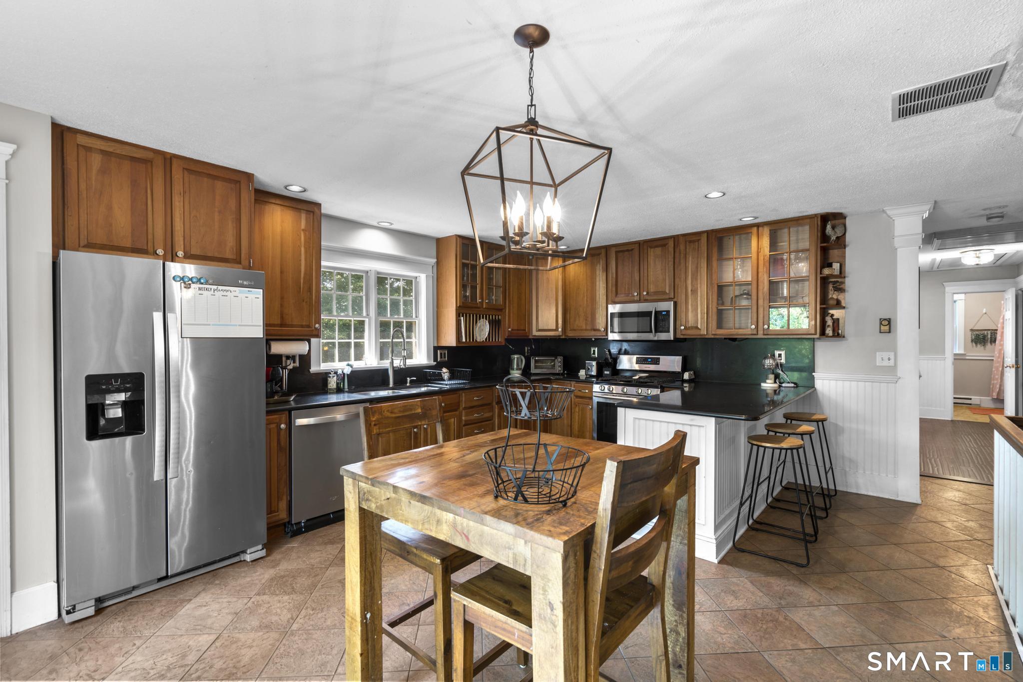 10 Anna Drive Oxford CT 06478