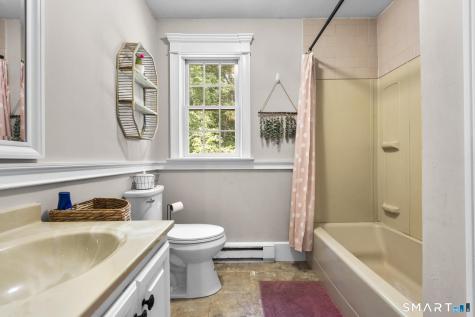 10 Anna Drive Oxford CT 06478