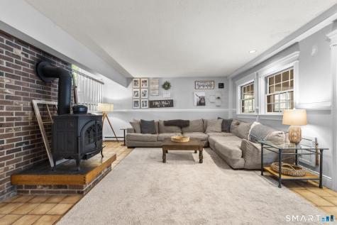 10 Anna Drive Oxford CT 06478