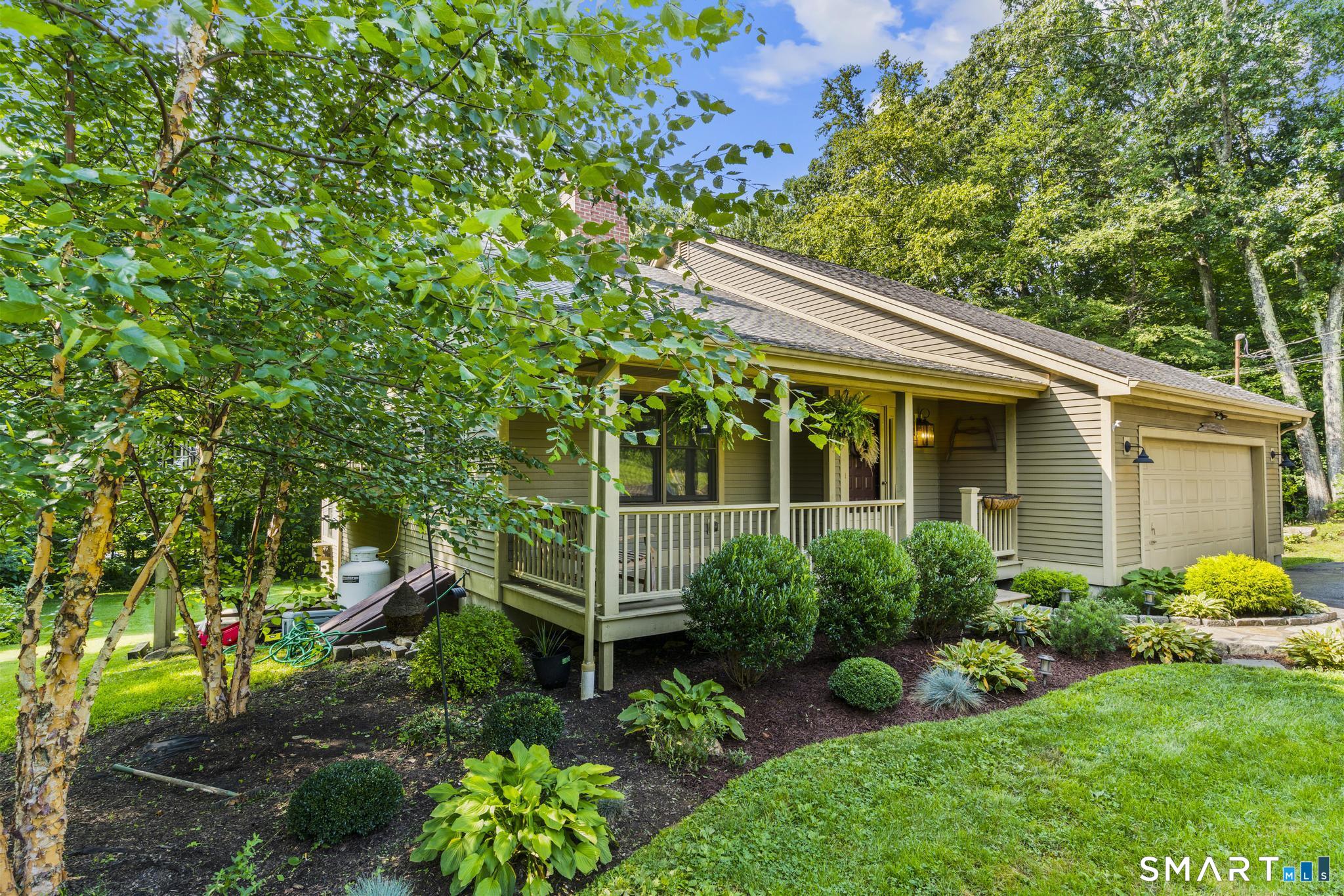 10 Anna Drive Oxford CT 06478