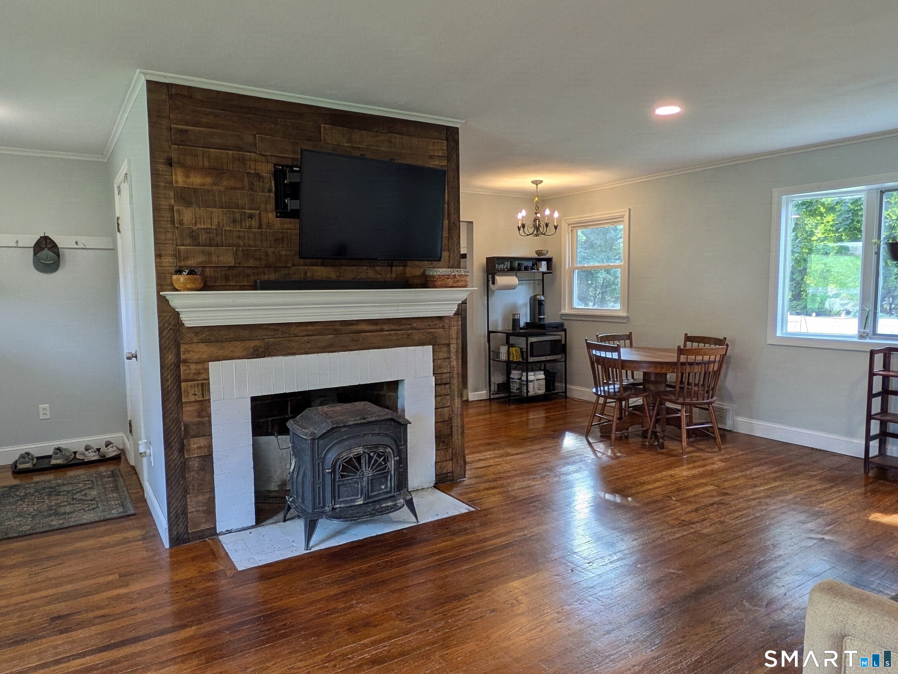 12 Jolly Road Ellington CT 06029