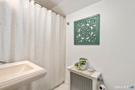 12 Orchard Court Hamden CT 06517