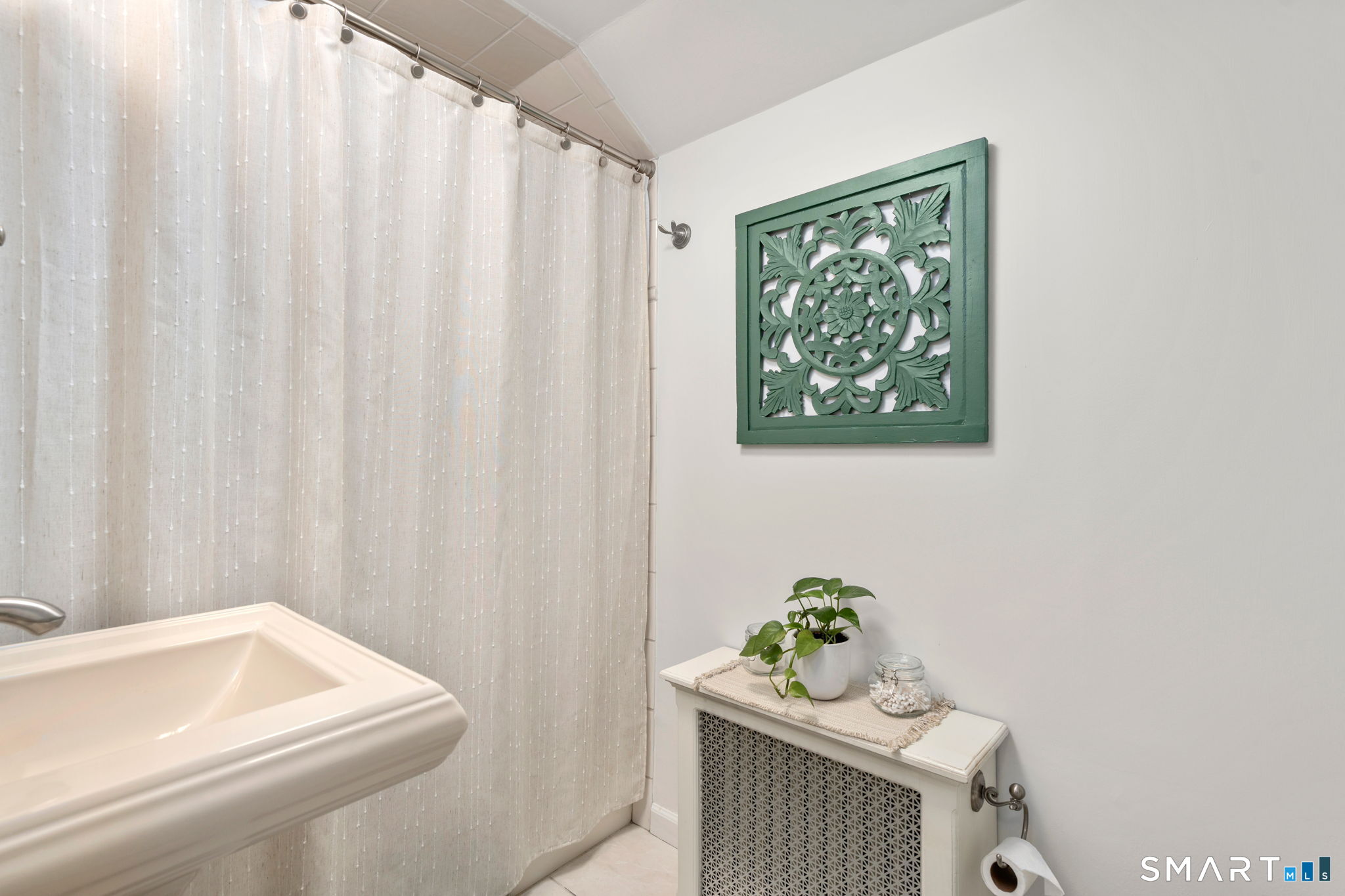 12 Orchard Court Hamden CT 06517