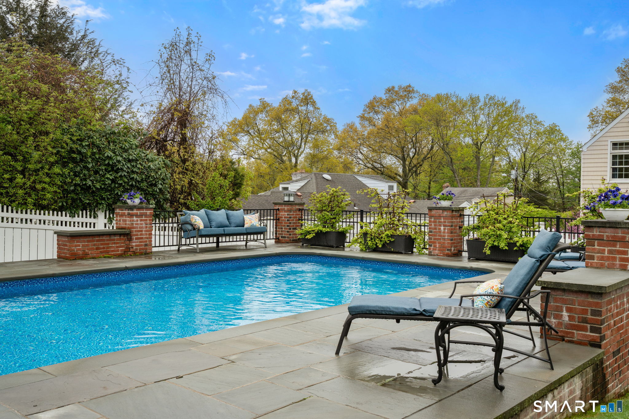 12 Orchard Court Hamden CT 06517