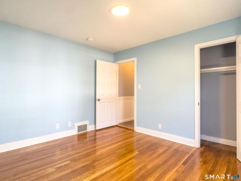 27 Glendale Drive Waterbury CT 06708