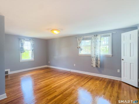 27 Glendale Drive Waterbury CT 06708