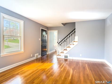 27 Glendale Drive Waterbury CT 06708