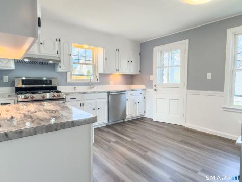 27 Glendale Drive Waterbury CT 06708