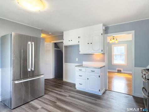 27 Glendale Drive Waterbury CT 06708