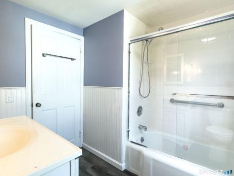 27 Glendale Drive Waterbury CT 06708