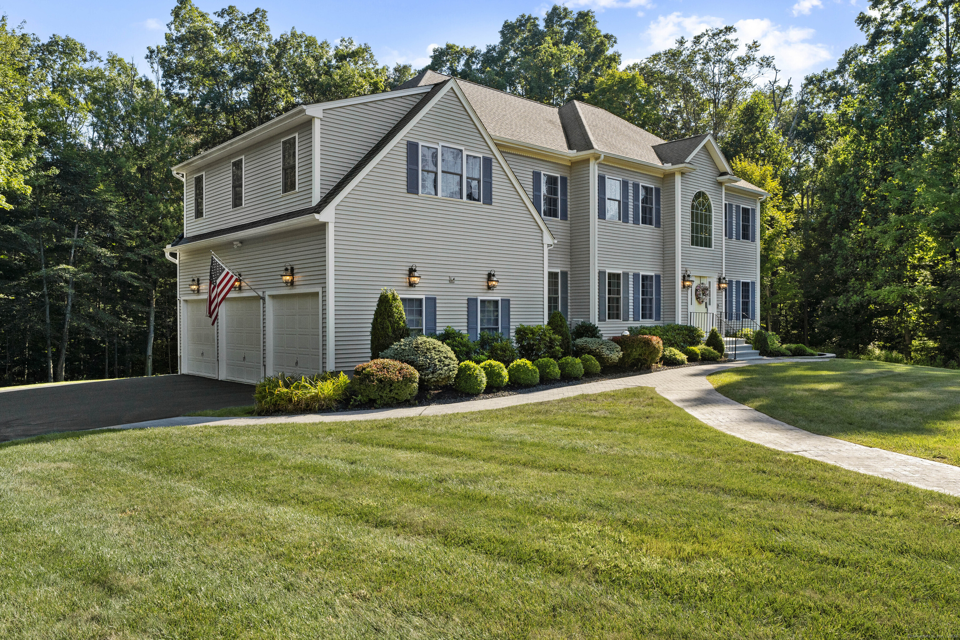 5 Shangri Lane Wallingford CT 06492