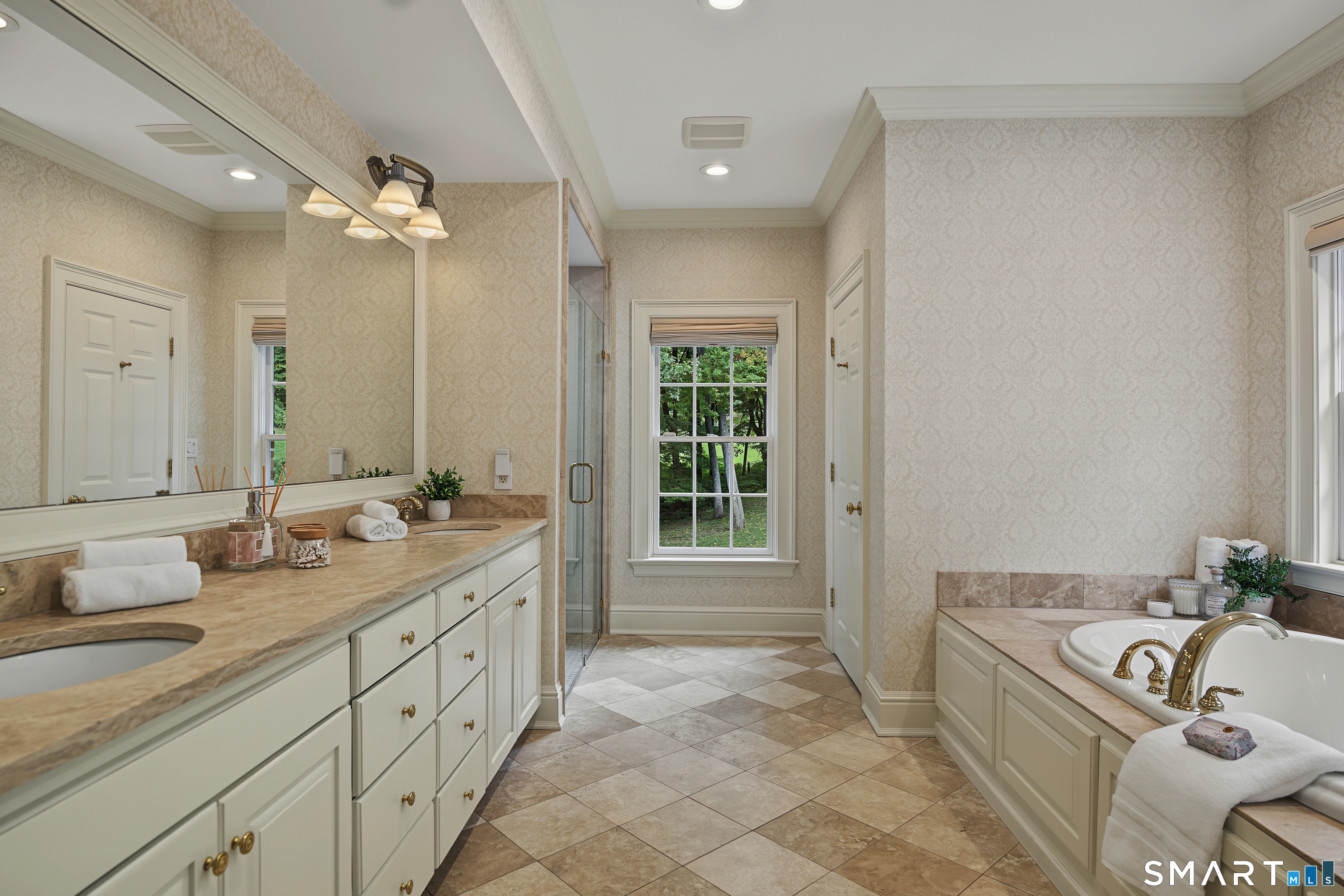 14 Pembroke Drive Avon CT 06001