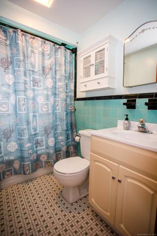 1 Central Court Norwich CT 06360