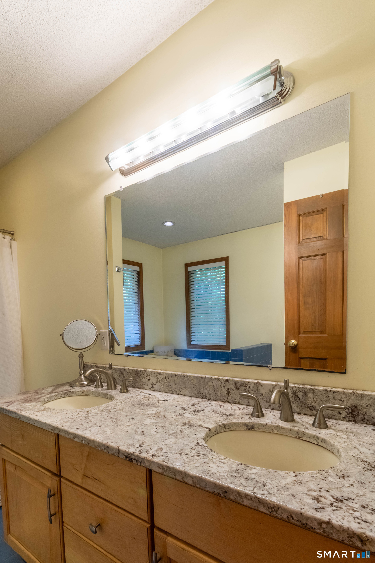 33 Tanglewood Drive Colchester CT 06415