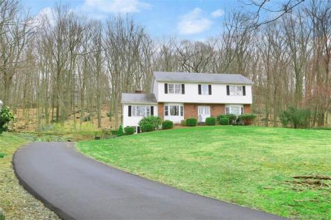 28 Woods Way New Fairfield CT 06812