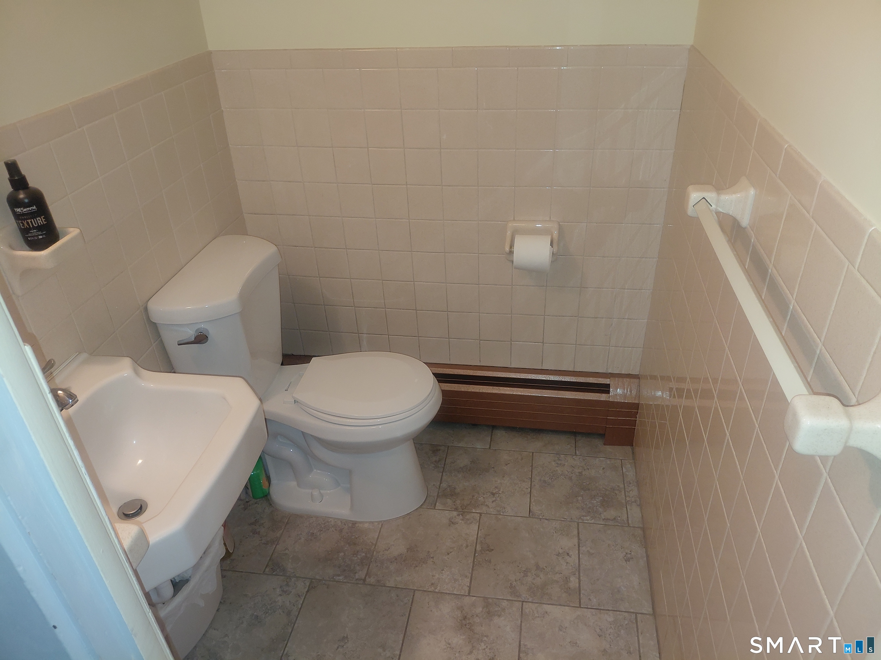 17 Hickory Hill Drive Waterbury CT 06708