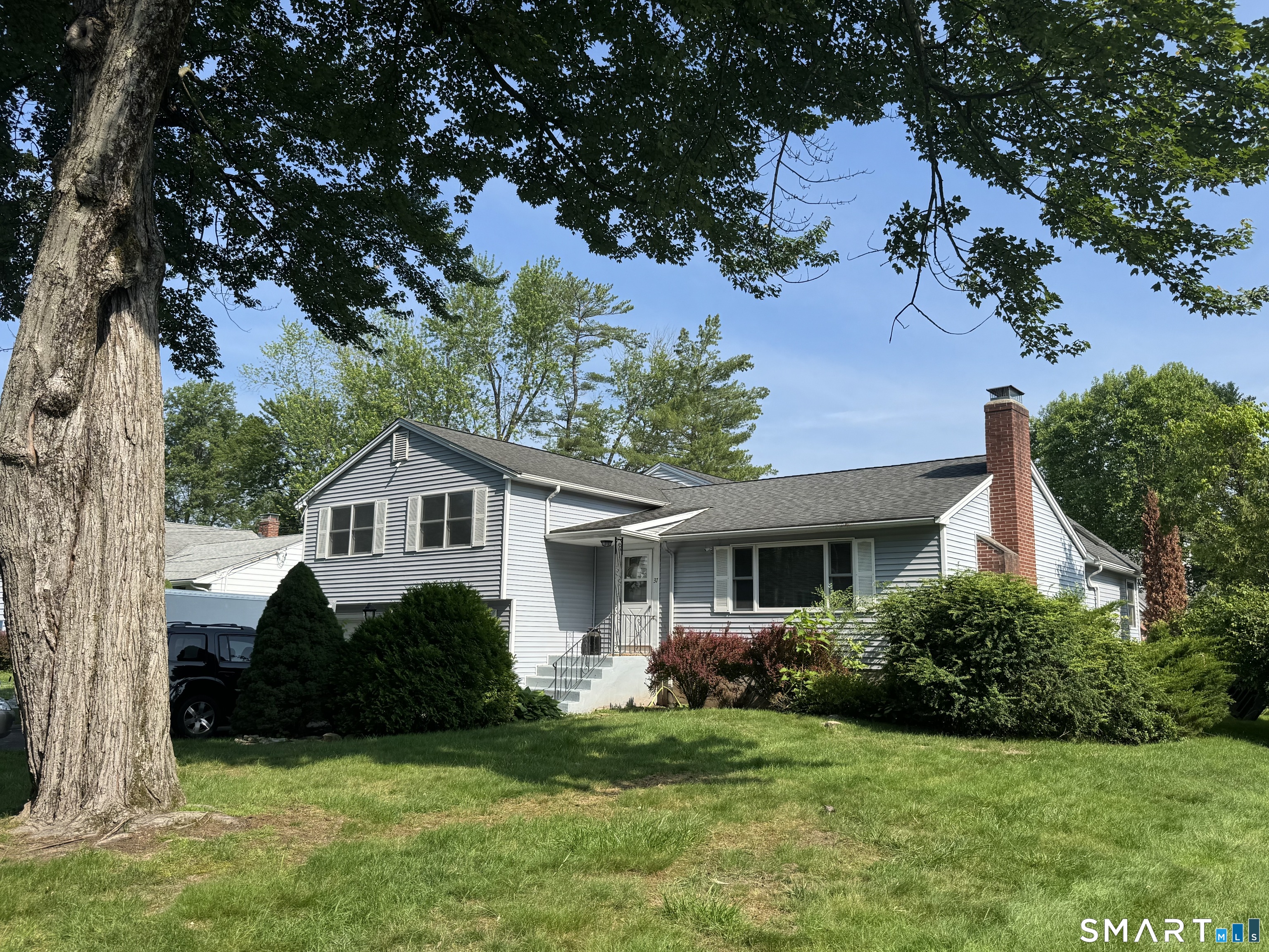 37 Stoneham Drive West Hartford CT 06117