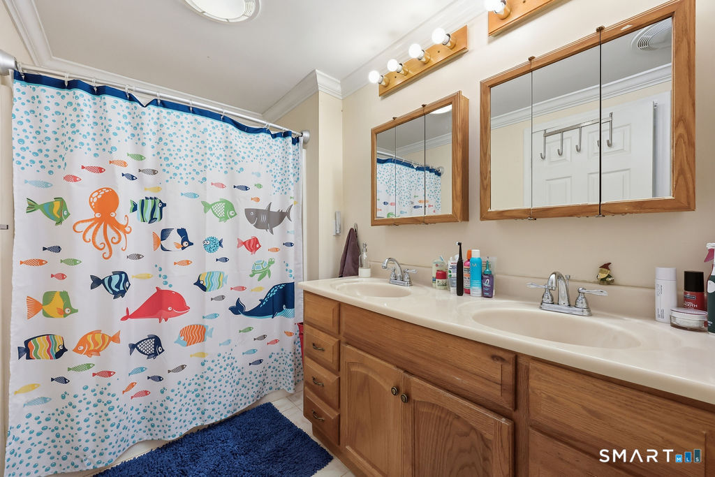 37 Stoneham Drive West Hartford CT 06117
