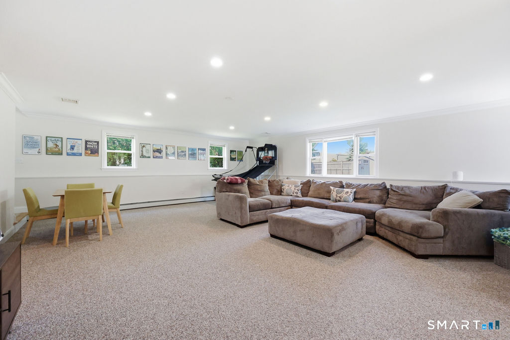 37 Stoneham Drive West Hartford CT 06117
