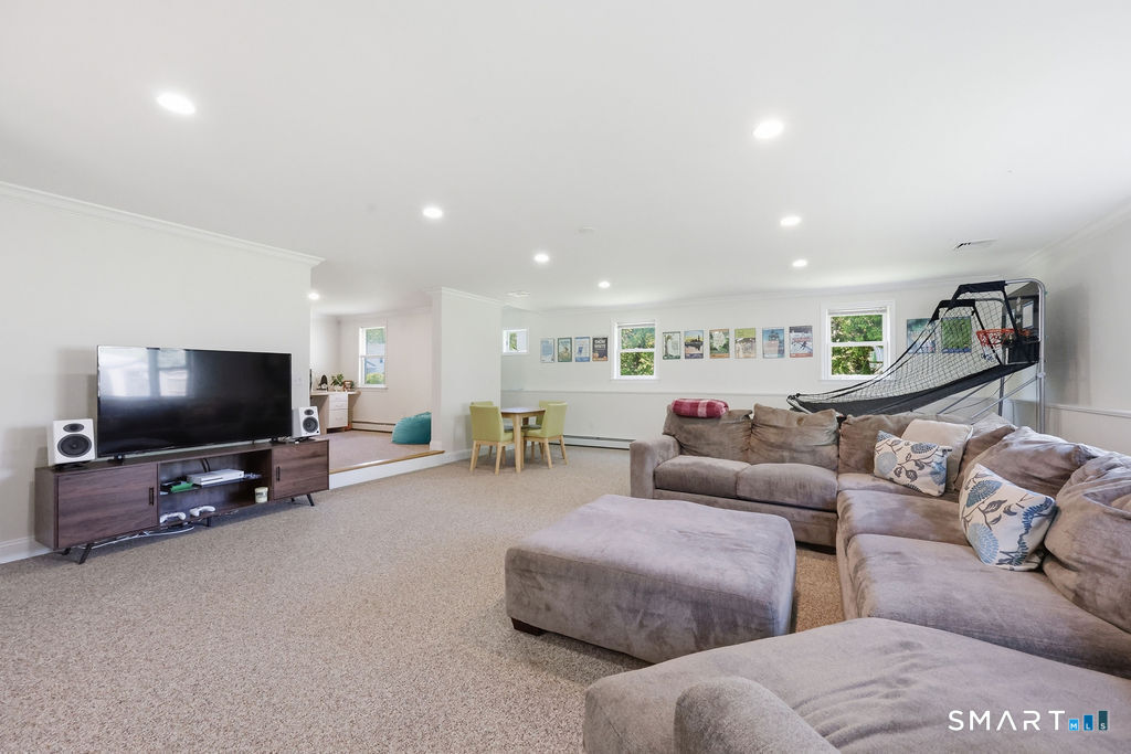 37 Stoneham Drive West Hartford CT 06117