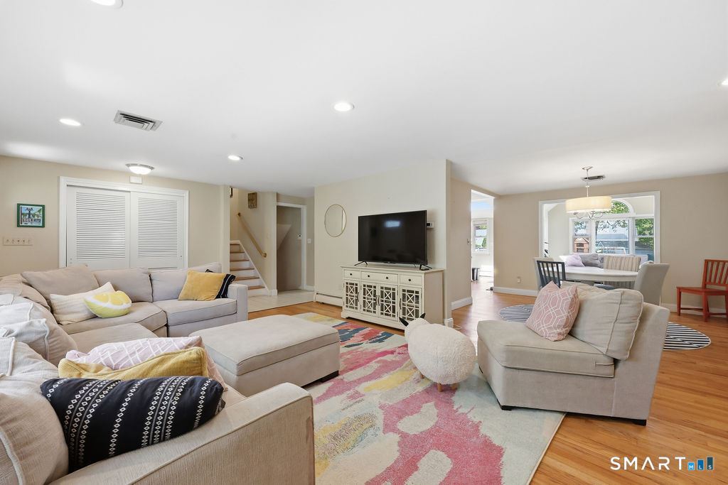 37 Stoneham Drive West Hartford CT 06117