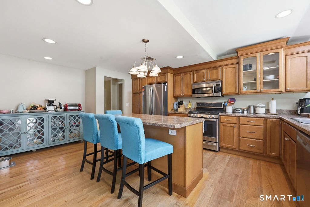37 Stoneham Drive West Hartford CT 06117