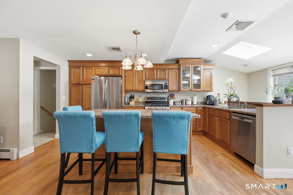 37 Stoneham Drive West Hartford CT 06117