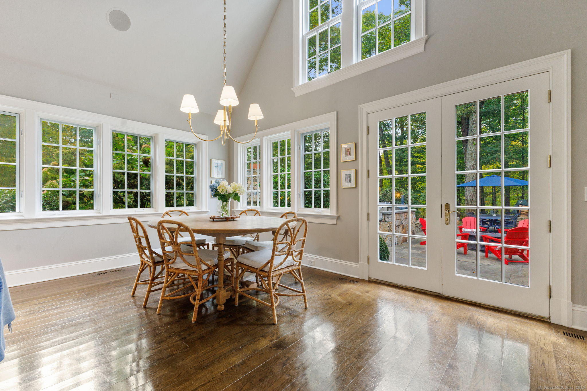 758 Smith Ridge Road New Canaan CT 06840
