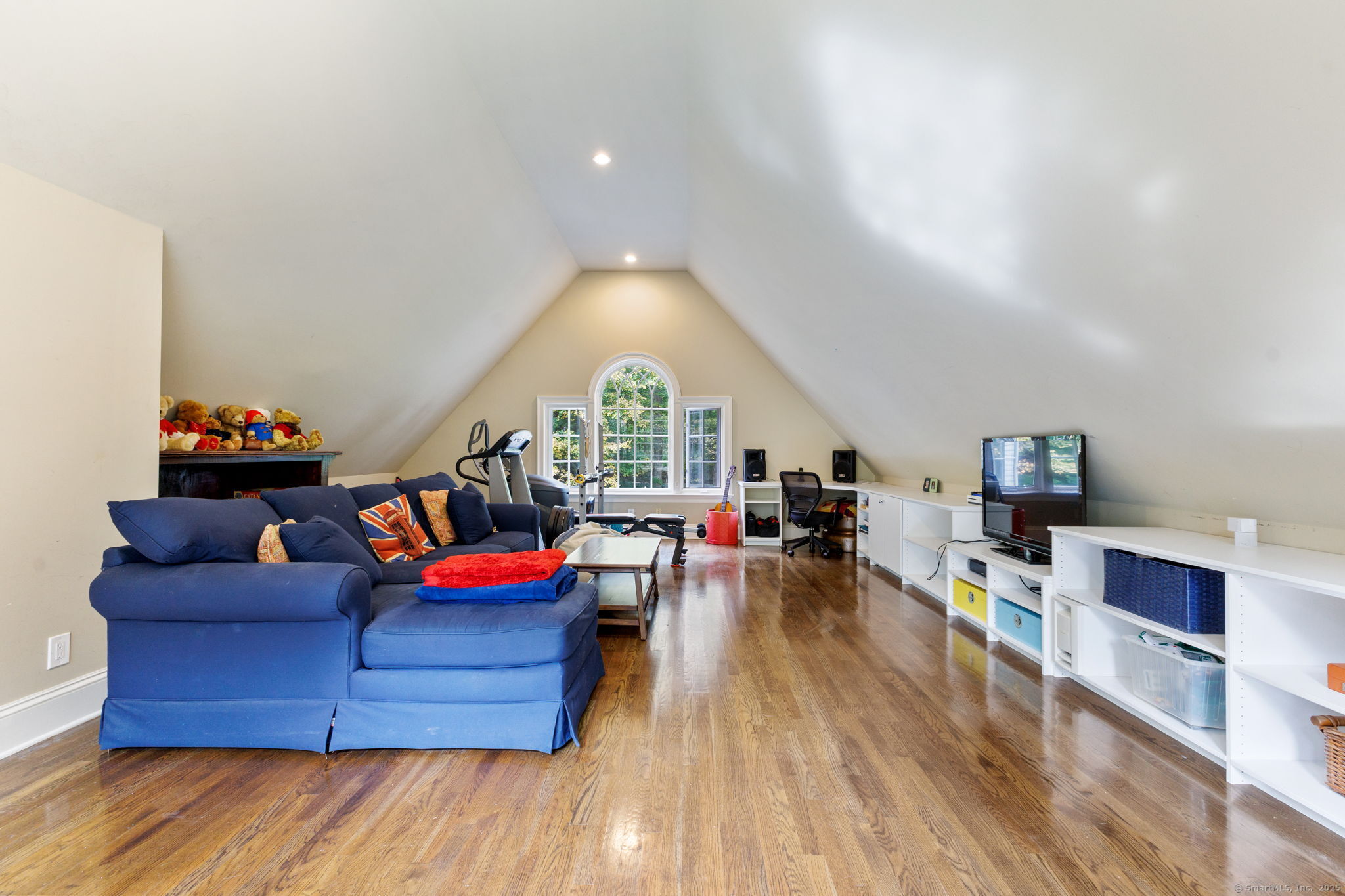 758 Smith Ridge Road New Canaan CT 06840
