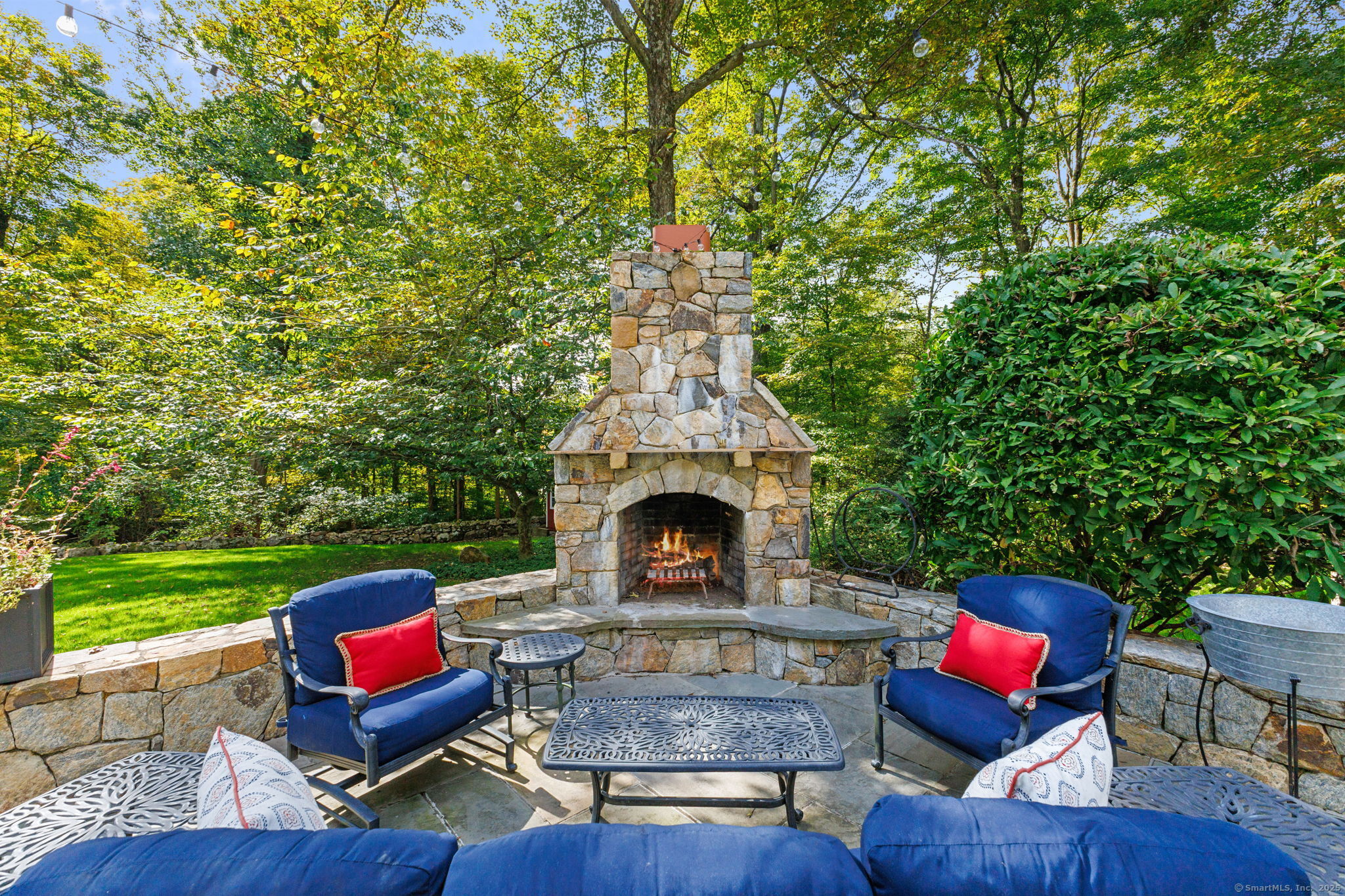 758 Smith Ridge Road New Canaan CT 06840