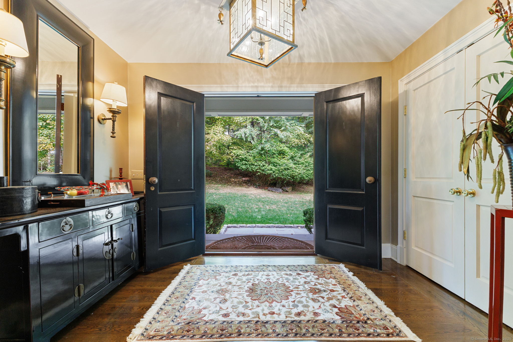 758 Smith Ridge Road New Canaan CT 06840