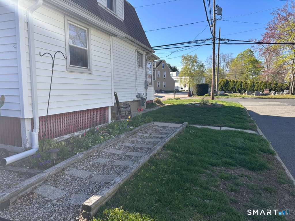107 Phillips Street Waterford CT 06385