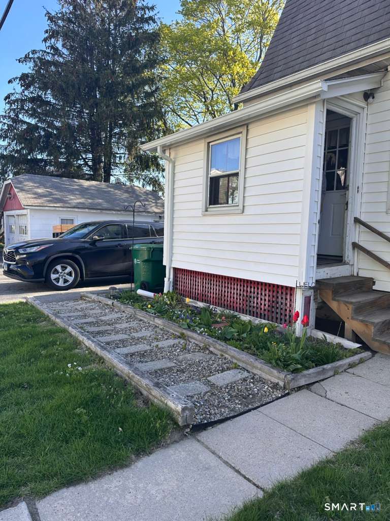 107 Phillips Street Waterford CT 06385