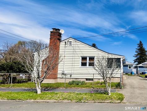 168 Blohm Street West Haven CT 06516