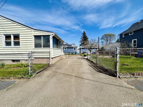 168 Blohm Street West Haven CT 06516
