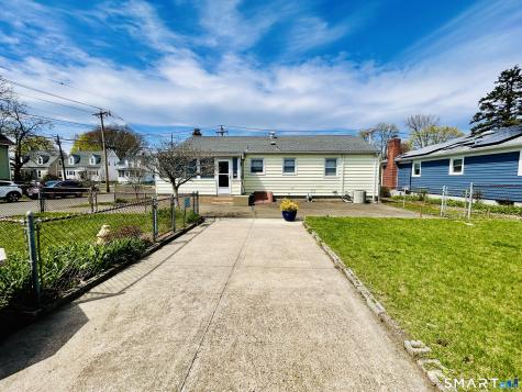 168 Blohm Street West Haven CT 06516