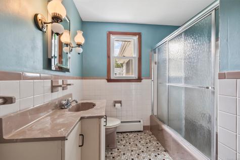 7 Colgate Lane East Hartford CT 06108