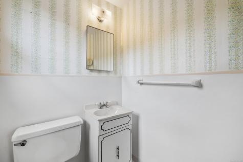 7 Colgate Lane East Hartford CT 06108