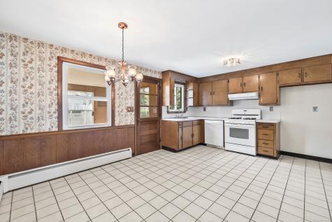 7 Colgate Lane East Hartford CT 06108