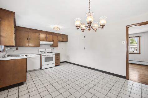 7 Colgate Lane East Hartford CT 06108