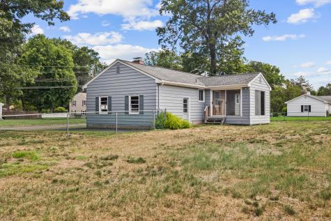 7 Colgate Lane East Hartford CT 06108