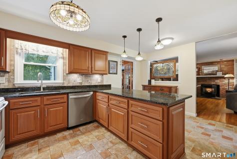 27 Danvers Road New Milford CT 06776
