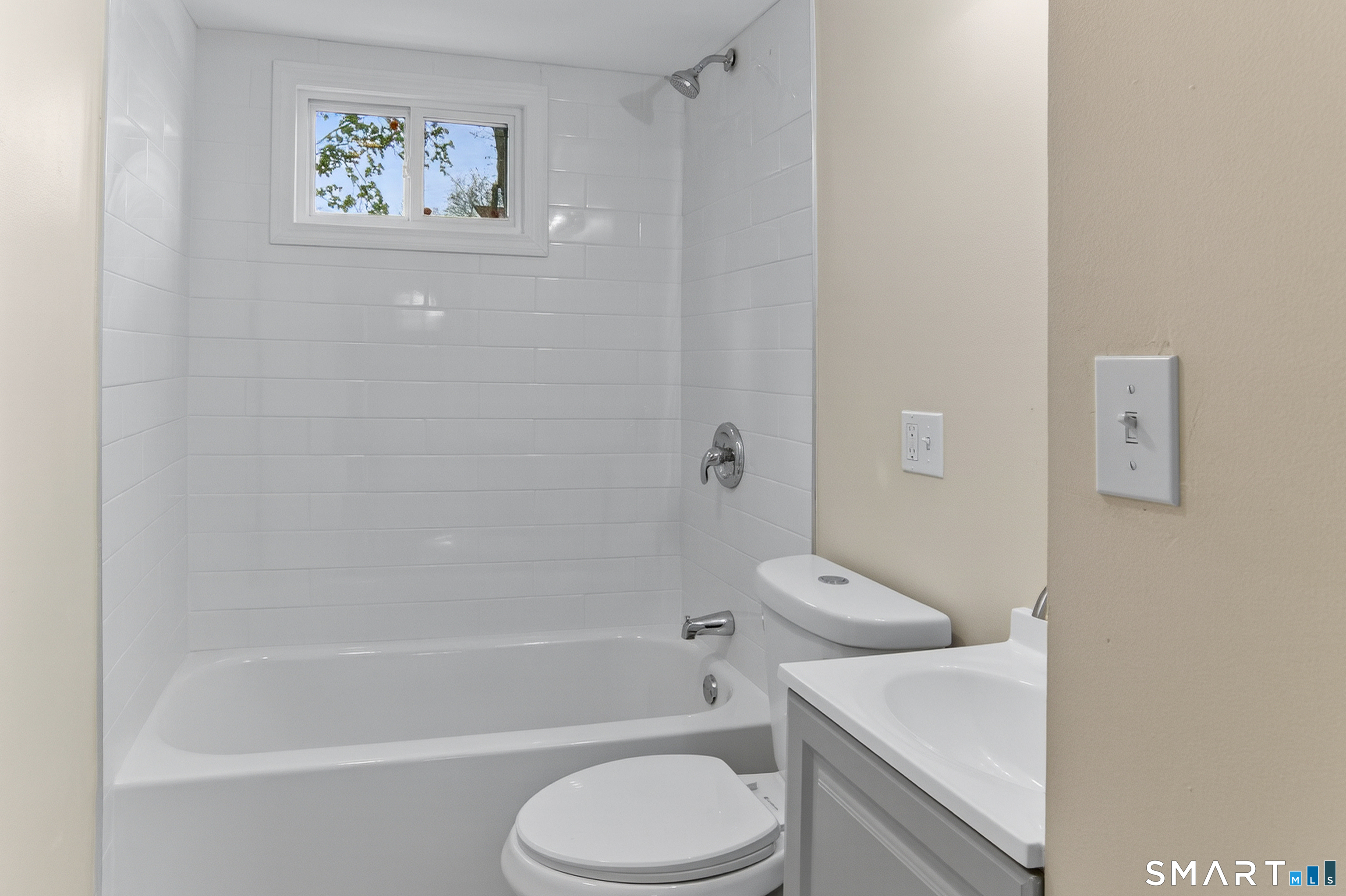 60 Iver Avenue East Haven CT 06512