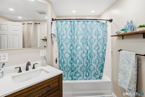 39 Inchcliffe Drive Ledyard CT 06335