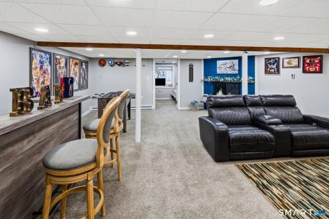 39 Inchcliffe Drive Ledyard CT 06335