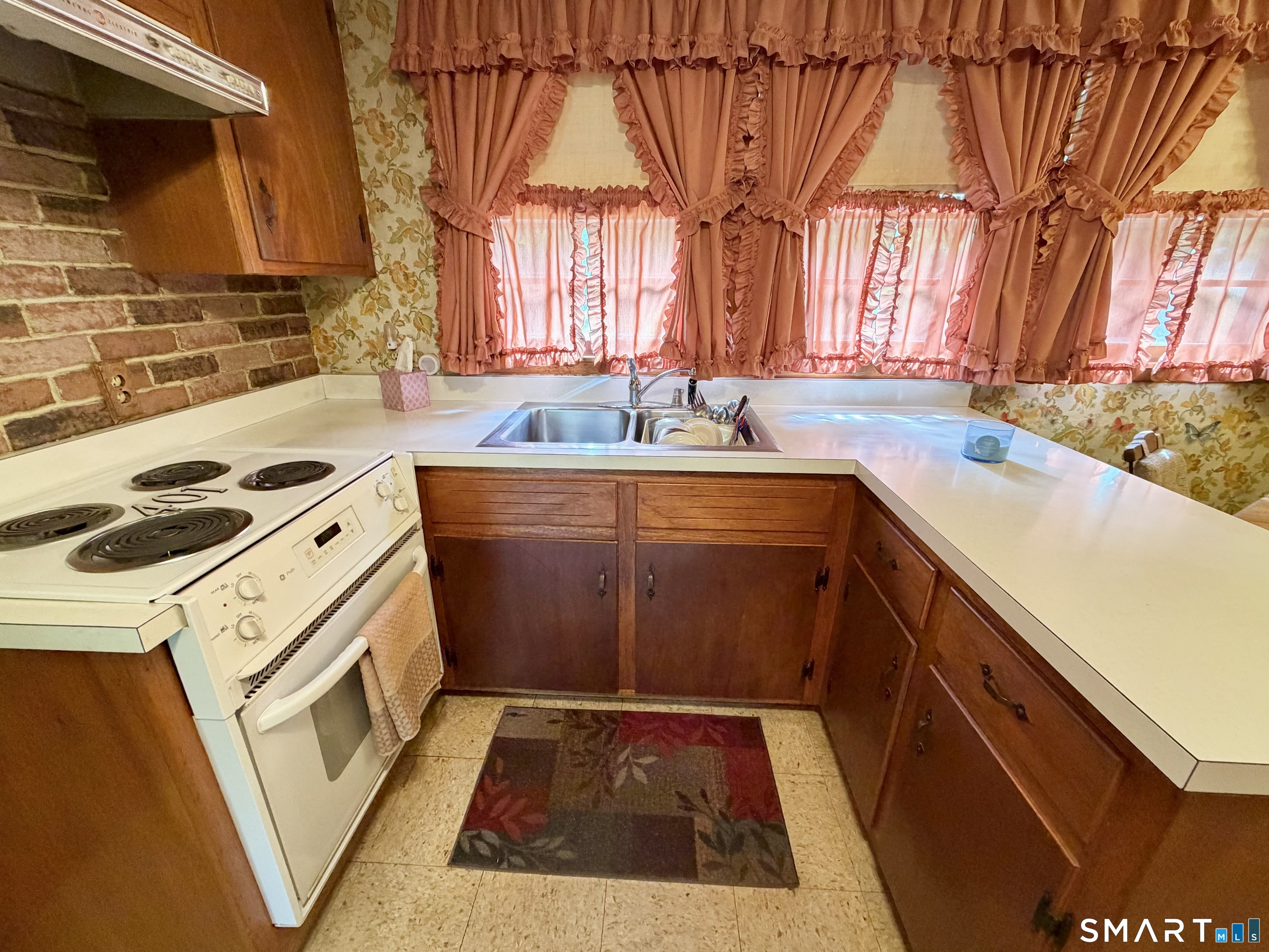 401 Round Hill Road Salem CT 06420