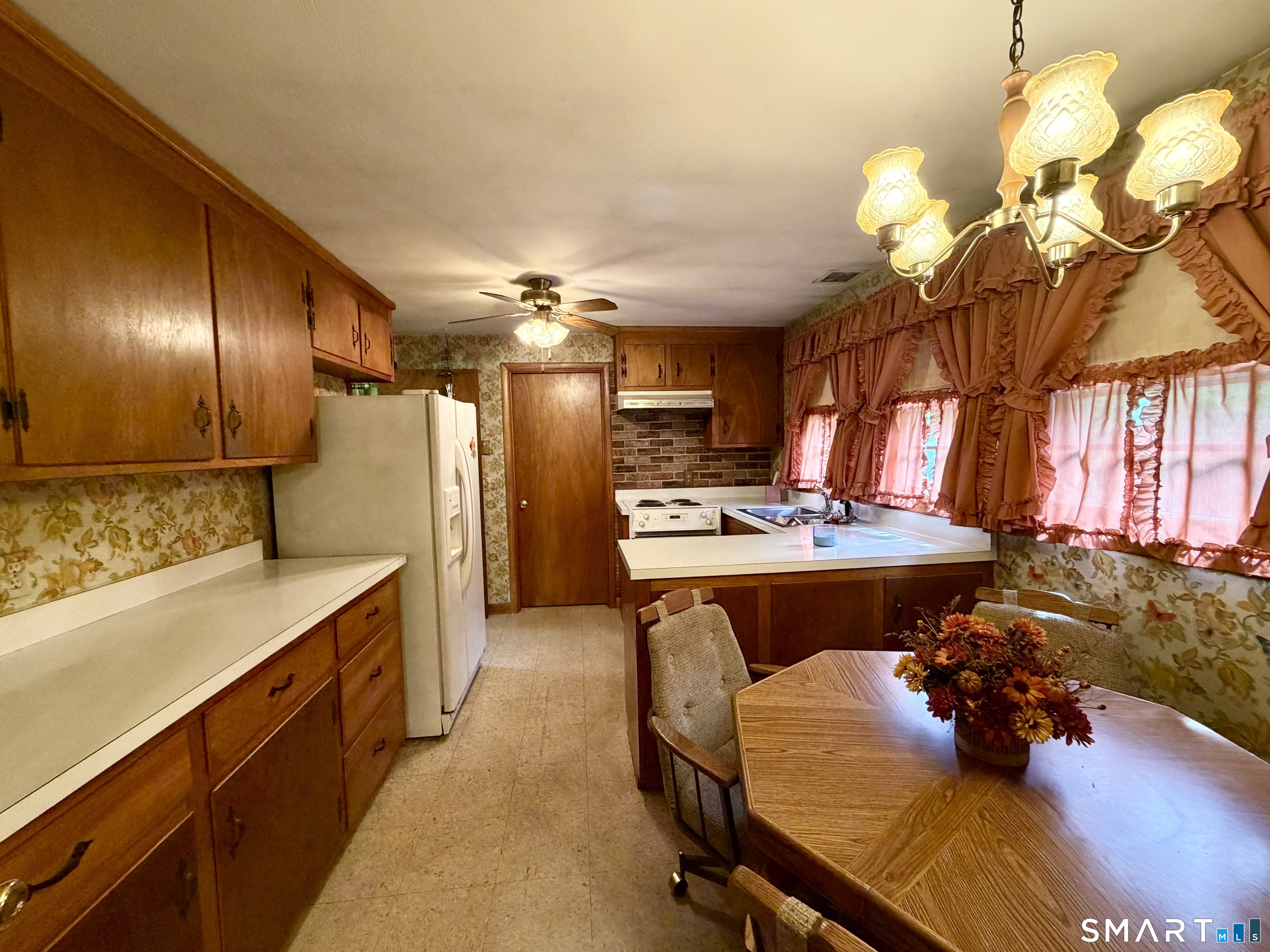 401 Round Hill Road Salem CT 06420