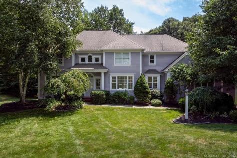 77 Lofgren Road Avon CT 06001