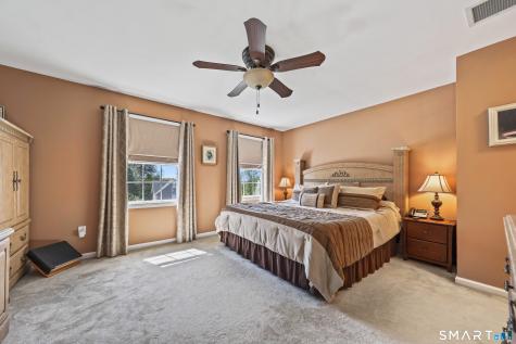 10 Fawn Meadow Drive Naugatuck CT 06770