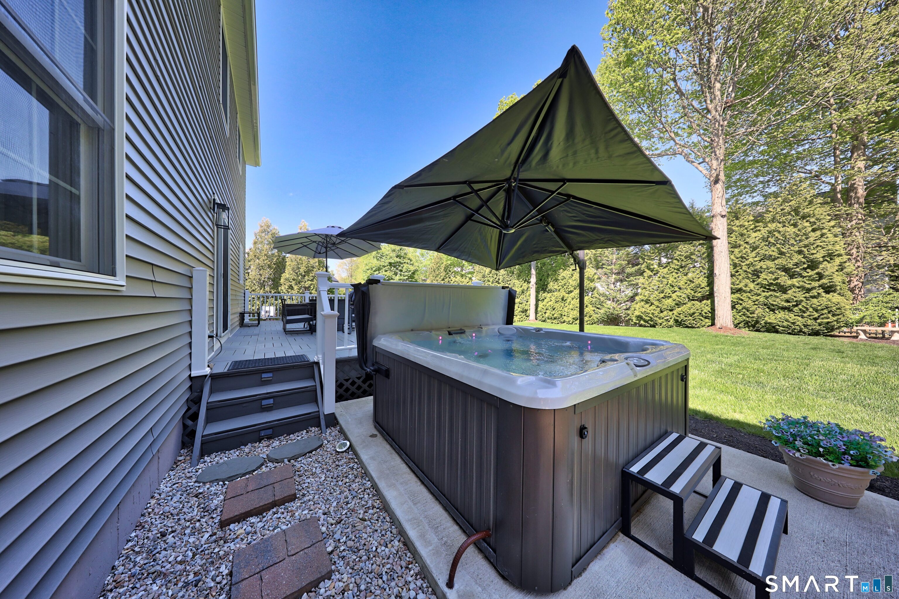 10 Fawn Meadow Drive Naugatuck CT 06770